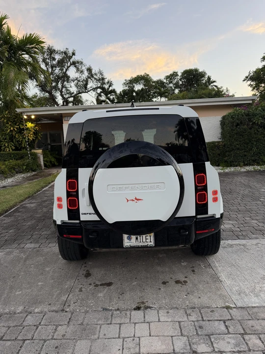 2024 Land Rover Defender L663 - Image 11 of 31