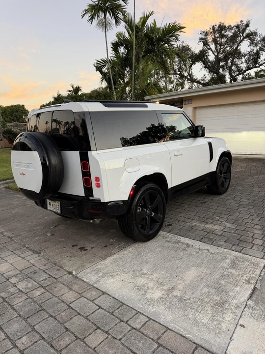 2024 Land Rover Defender L663 - Image 14 of 31