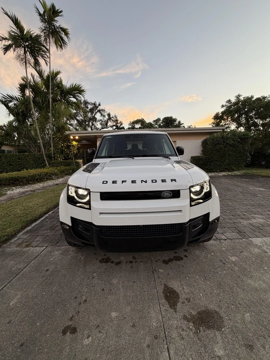 2024 Land Rover Defender L663 - Image 4 of 31