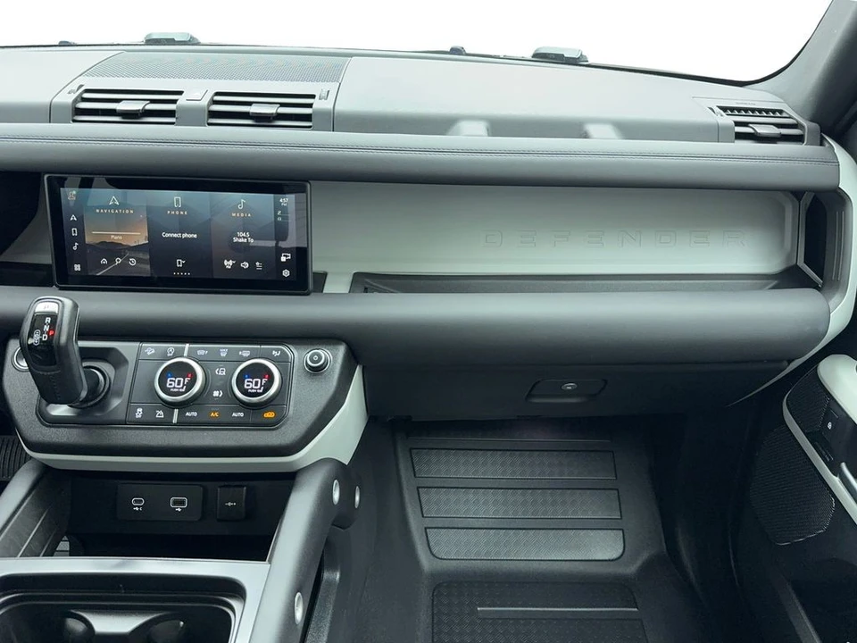 2024 Land Rover Defender L663 - Image 14 of 21