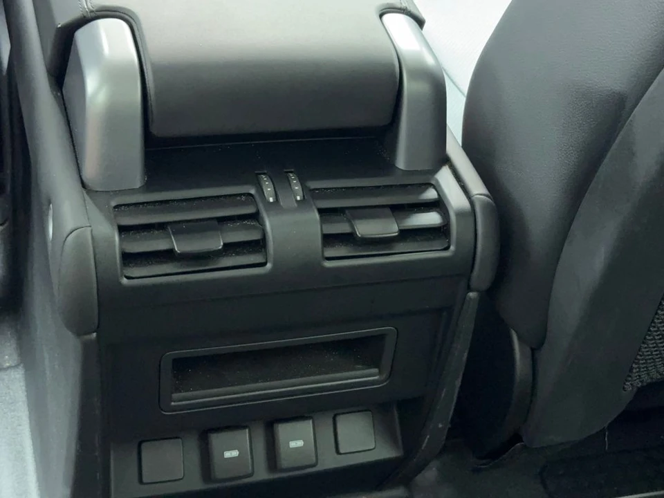 2024 Land Rover Defender L663 - Image 17 of 21