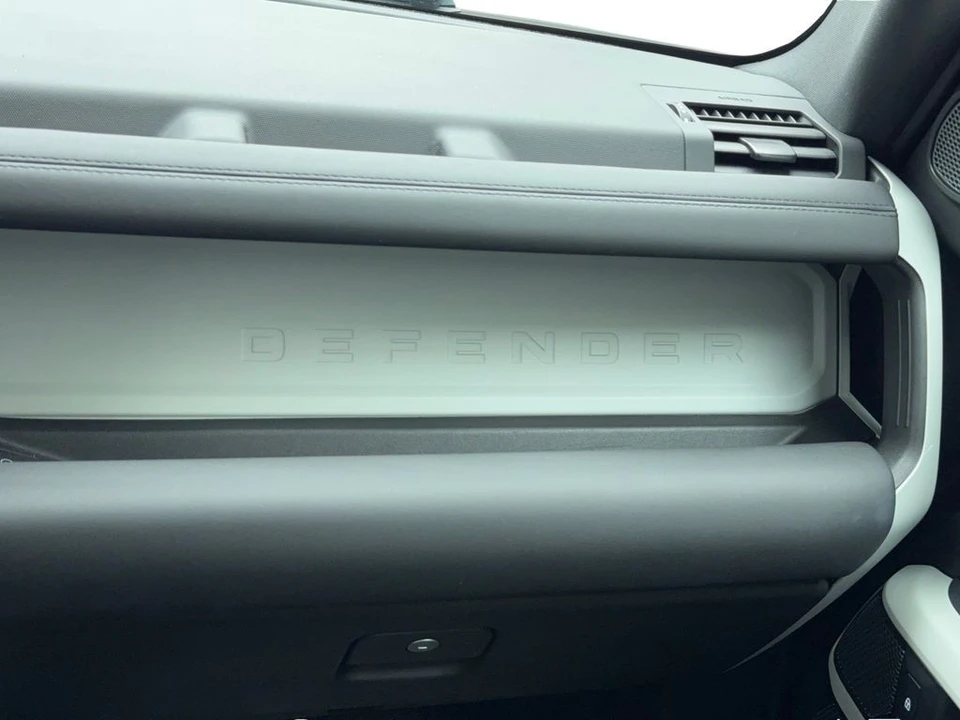 2024 Land Rover Defender L663 - Image 16 of 21