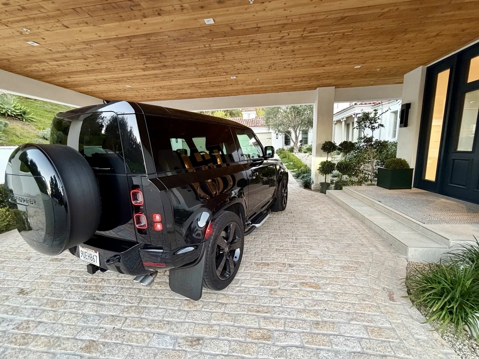 2024 Land Rover Defender L663 - Image 4 of 13
