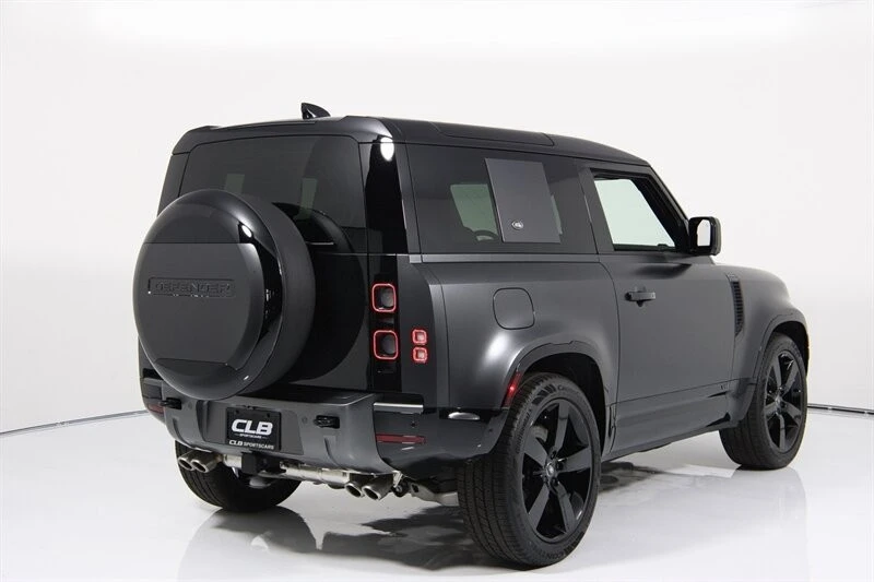 2024 Land Rover Defender V8 - Image 12 of 31