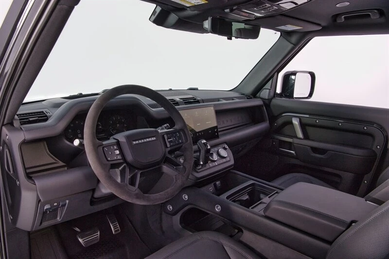 2024 Land Rover Defender V8 - Image 22 of 31