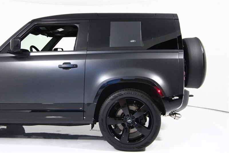 2024 Land Rover Defender V8 - Image 7 of 31