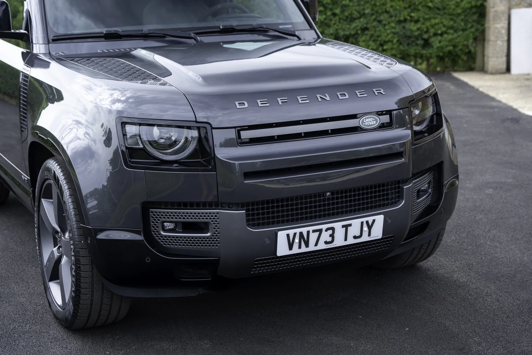 2024 Land Rover Defender V8 - Image 20 of 31