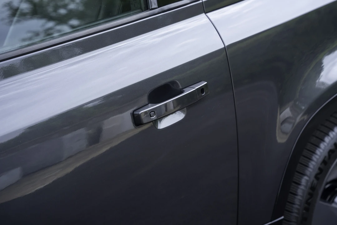 2024 Land Rover Defender V8 - Image 24 of 31