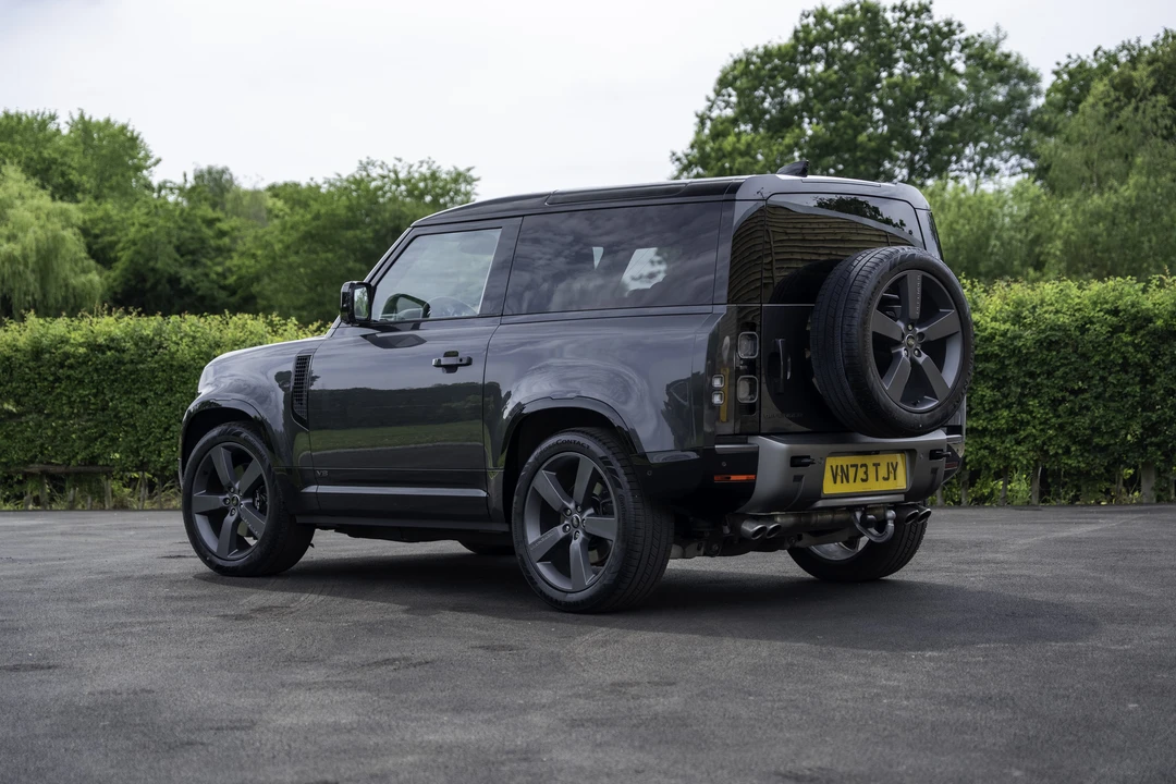 2024 Land Rover Defender V8 - Image 5 of 31