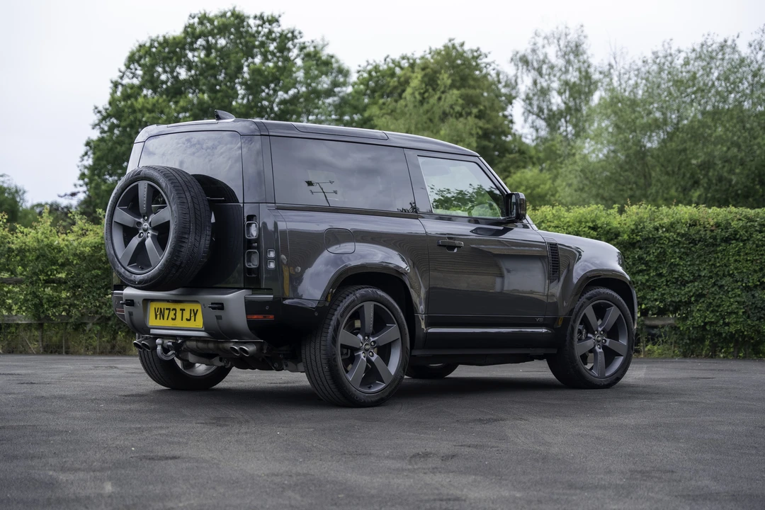 2024 Land Rover Defender V8 - Image 7 of 31