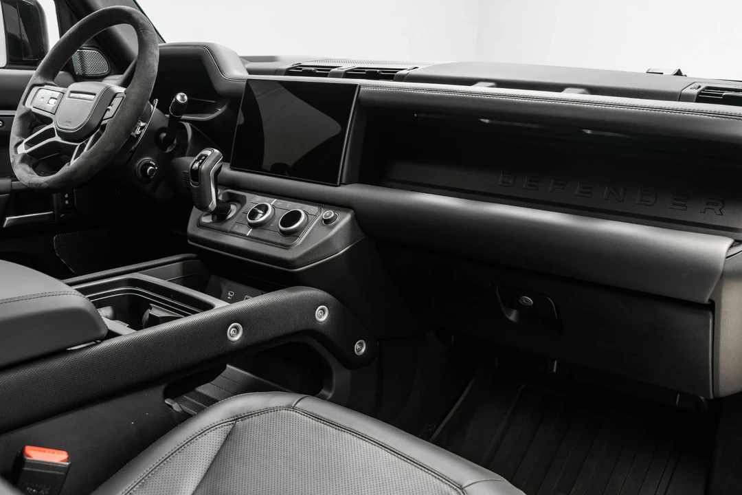 2024 Land Rover Defender L663 - Image 14 of 21