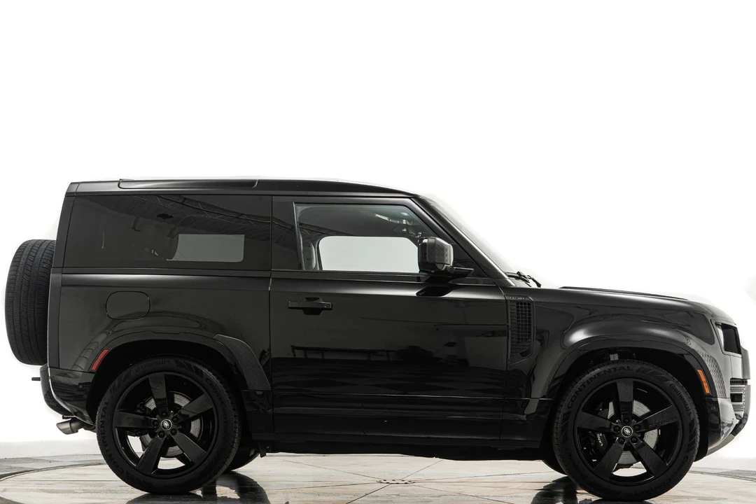 2024 Land Rover Defender L663 - Image 2 of 21