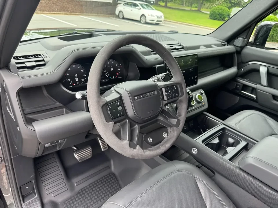 2024 Land Rover Defender L663 - Image 4 of 6