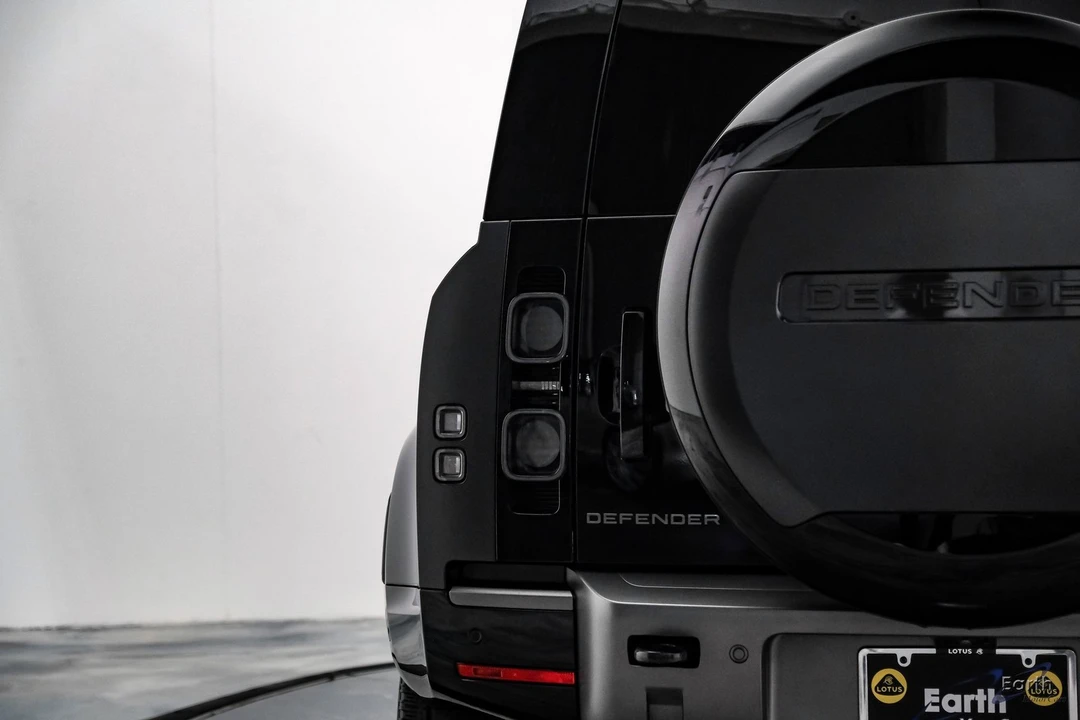 2024 Land Rover Defender L663 - Image 11 of 12