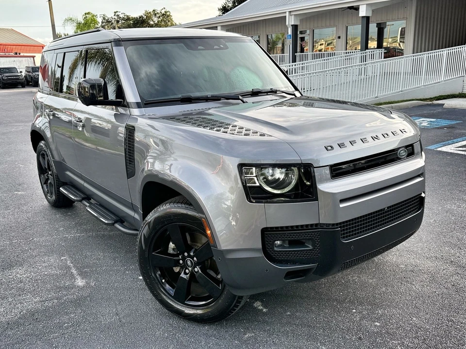 2024 Land Rover Defender L663 - Image 7 of 12