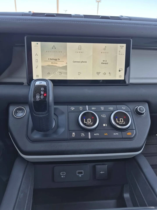 2024 Land Rover Defender L663 - Image 12 of 20