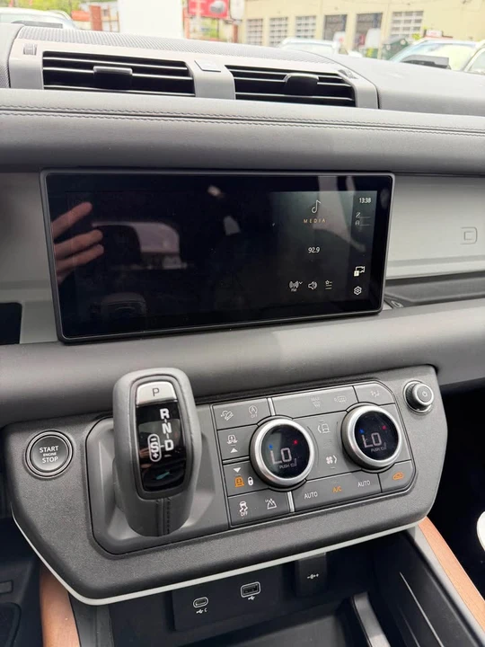 2024 Land Rover Defender L663 - Image 10 of 13