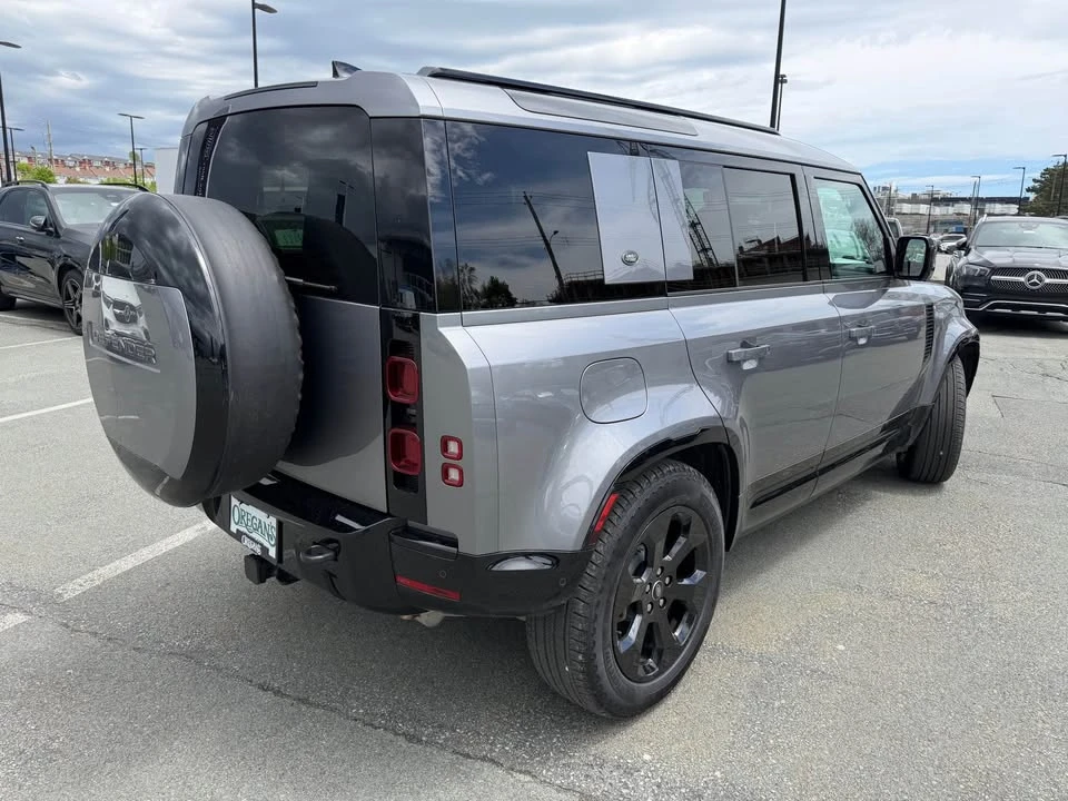 2024 Land Rover Defender L663 - Image 3 of 13
