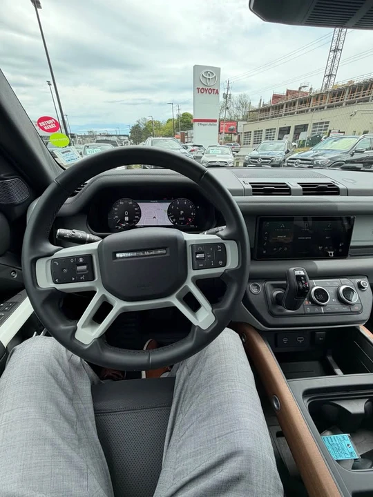 2024 Land Rover Defender L663 - Image 9 of 13