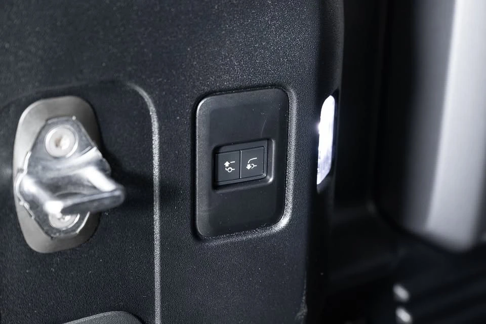 2024 Land Rover Defender L663 - Image 20 of 20