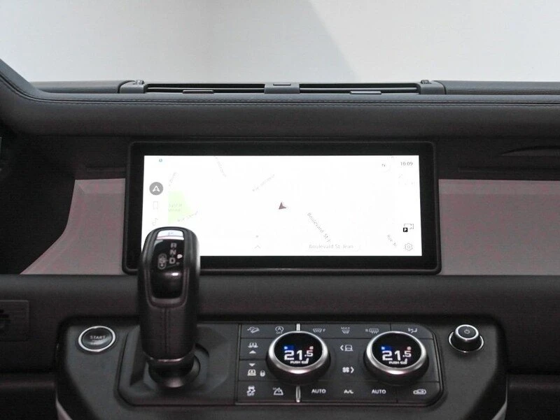 2024 Land Rover Defender L663 - Image 18 of 20