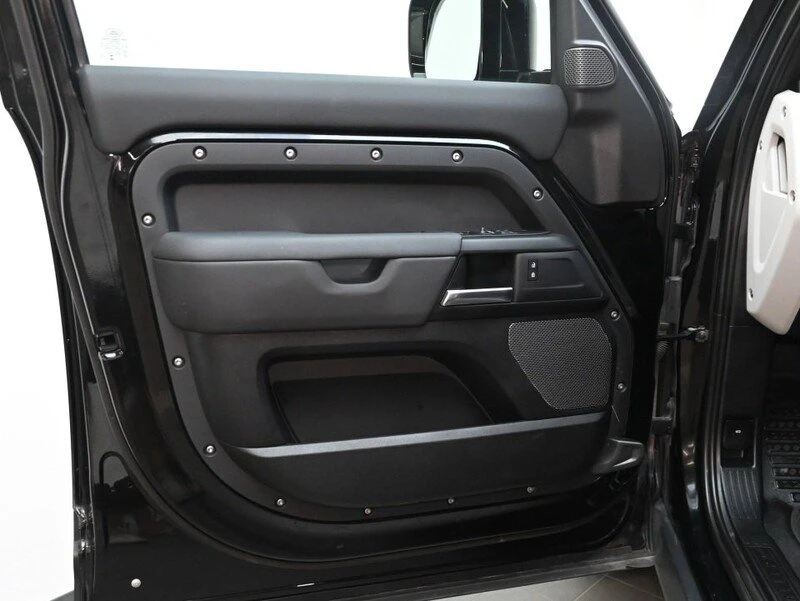 2024 Land Rover Defender L663 - Image 9 of 20