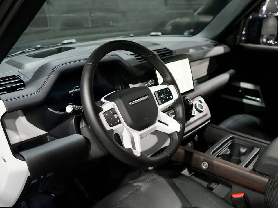 2024 Land Rover Defender L663 - Image 8 of 20