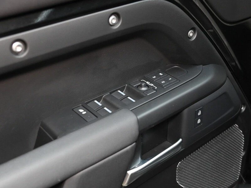 2024 Land Rover Defender L663 - Image 10 of 20