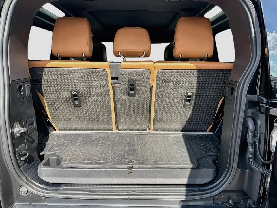 2024 Land Rover Defender V8 - Image 12 of 20