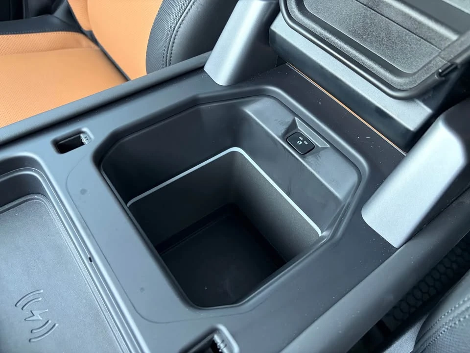 2024 Land Rover Defender L663 - Image 11 of 14