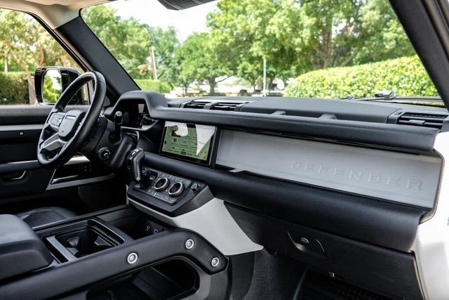 2024 Land Rover Defender L663 - Image 12 of 14