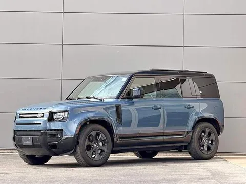 2024 Land Rover Defender P400 X-Dynamic SE