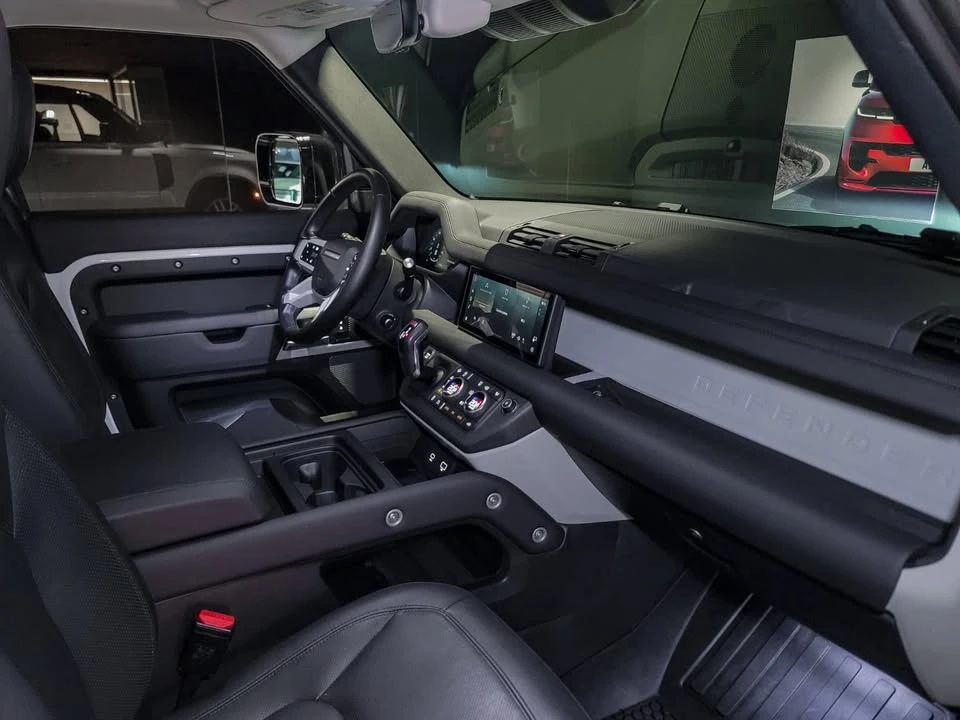 2024 Land Rover Defender L663 - Image 17 of 19