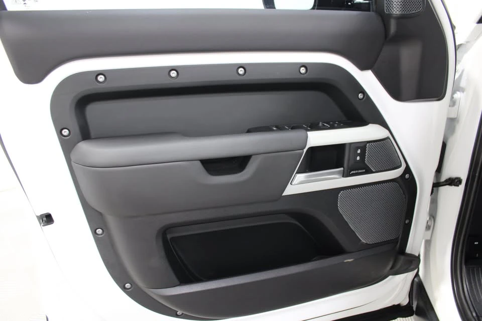 2024 Land Rover Defender L663 - Image 6 of 20