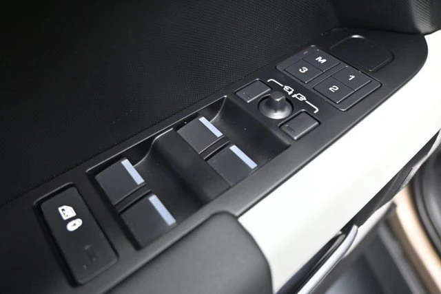 2024 Land Rover Defender L663 - Image 10 of 20