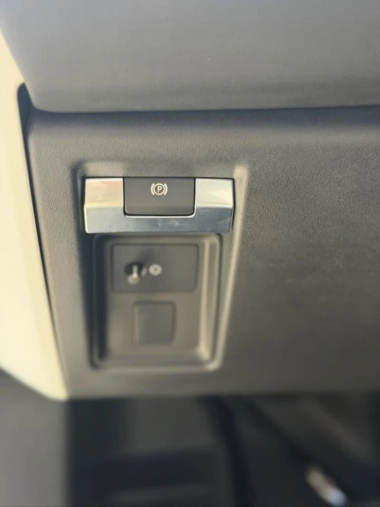 2024 Land Rover Defender L663 - Image 12 of 20