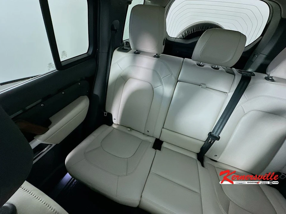 2024 Land Rover Defender L663 - Image 12 of 24