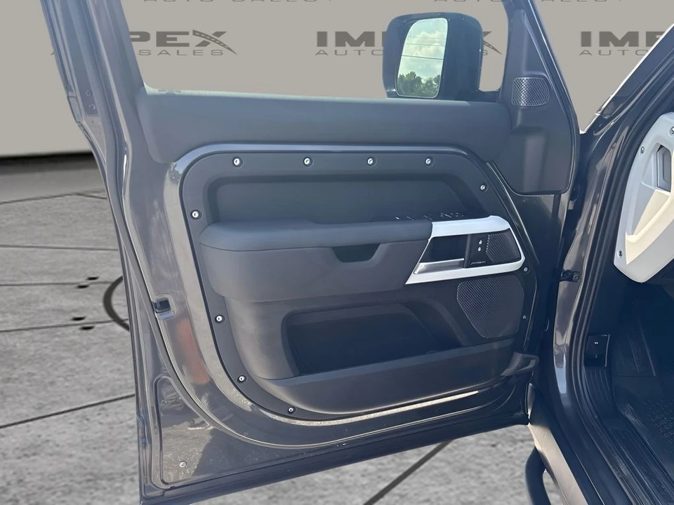 2024 Land Rover Defender L663 - Image 17 of 24