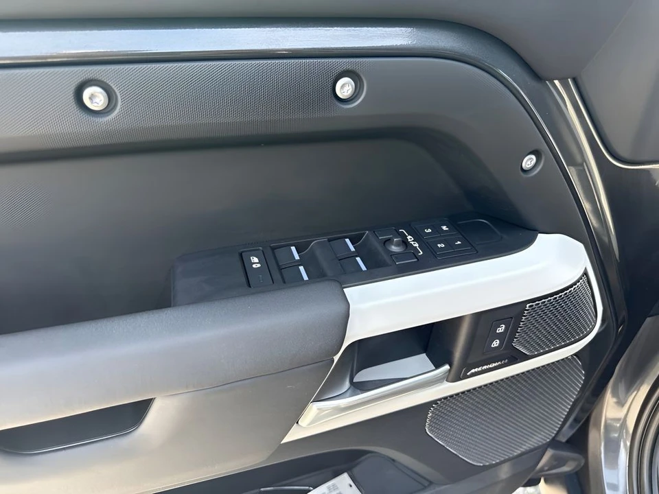 2024 Land Rover Defender L663 - Image 18 of 24