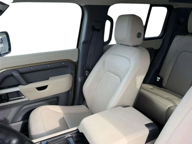 2024 Land Rover Defender L663 - Image 24 of 31