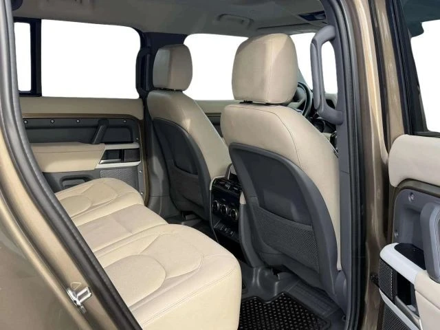2024 Land Rover Defender L663 - Image 14 of 31