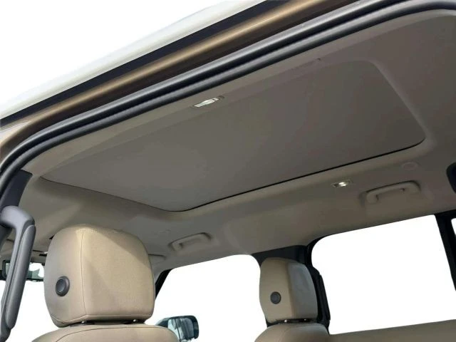 2024 Land Rover Defender L663 - Image 29 of 31