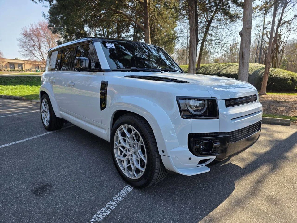 2024 Land Rover Defender L663 - Image 16 of 31