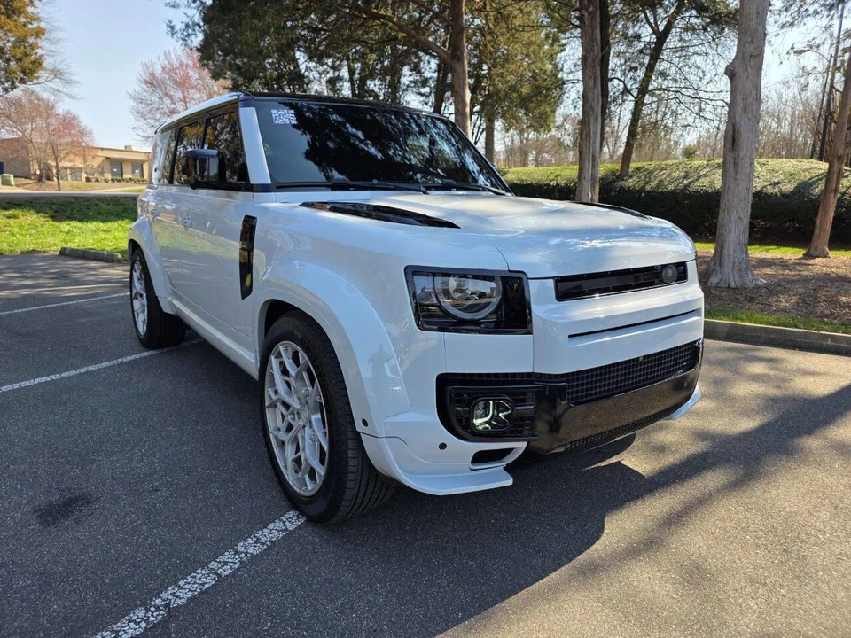 2024 Land Rover Defender L663 - Image 18 of 31