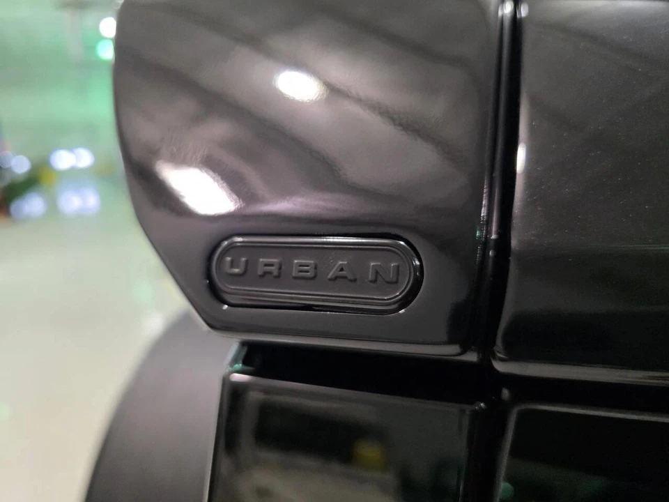 2024 Land Rover Defender L663 - Image 28 of 31