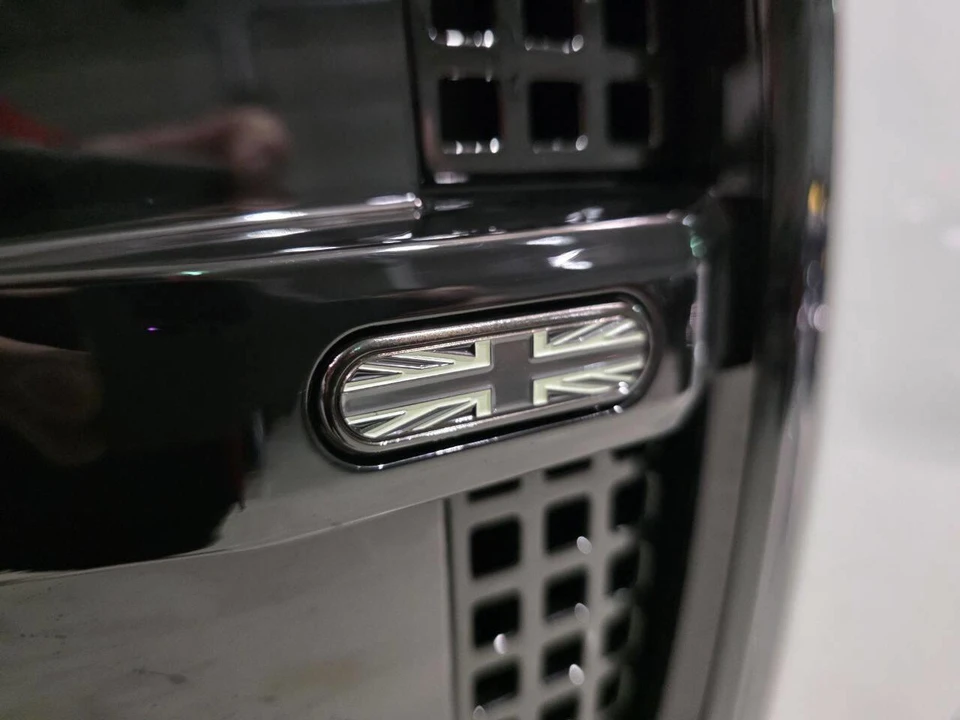 2024 Land Rover Defender L663 - Image 29 of 31