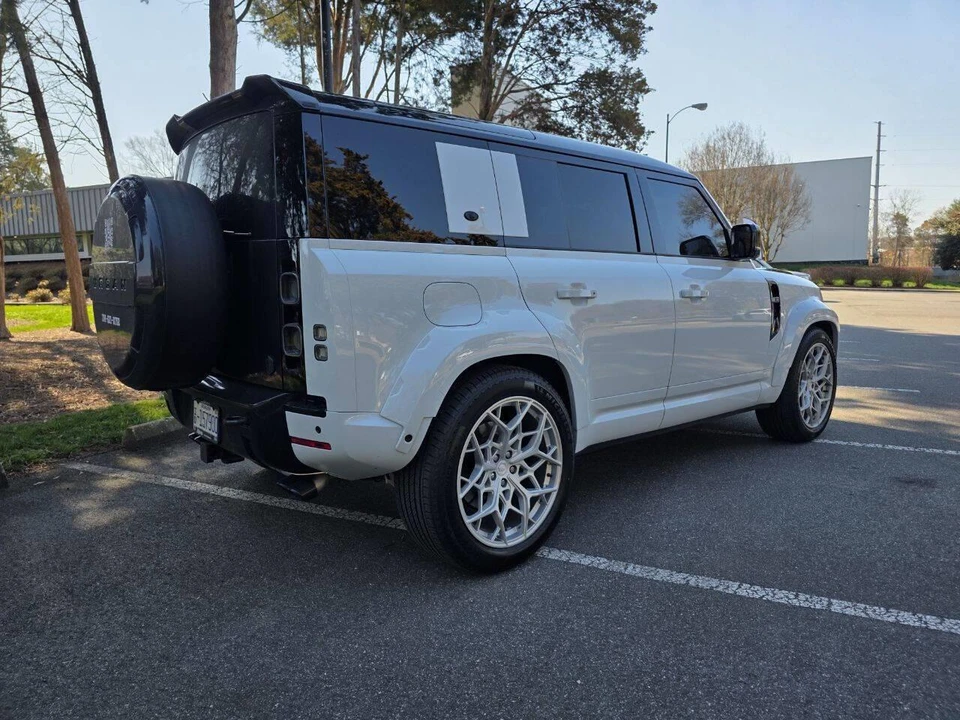 2024 Land Rover Defender L663 - Image 25 of 31
