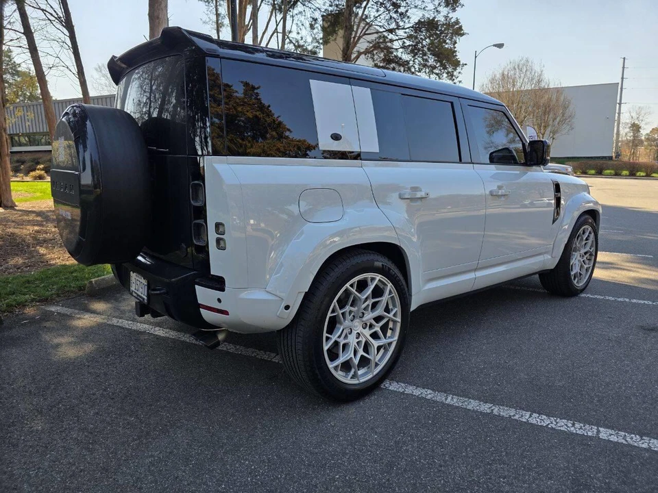 2024 Land Rover Defender L663 - Image 20 of 31