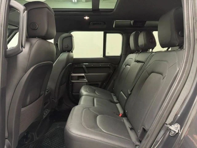 2024 Land Rover Defender L663 - Image 16 of 31