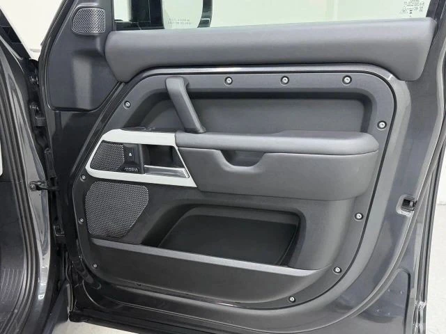 2024 Land Rover Defender L663 - Image 18 of 31
